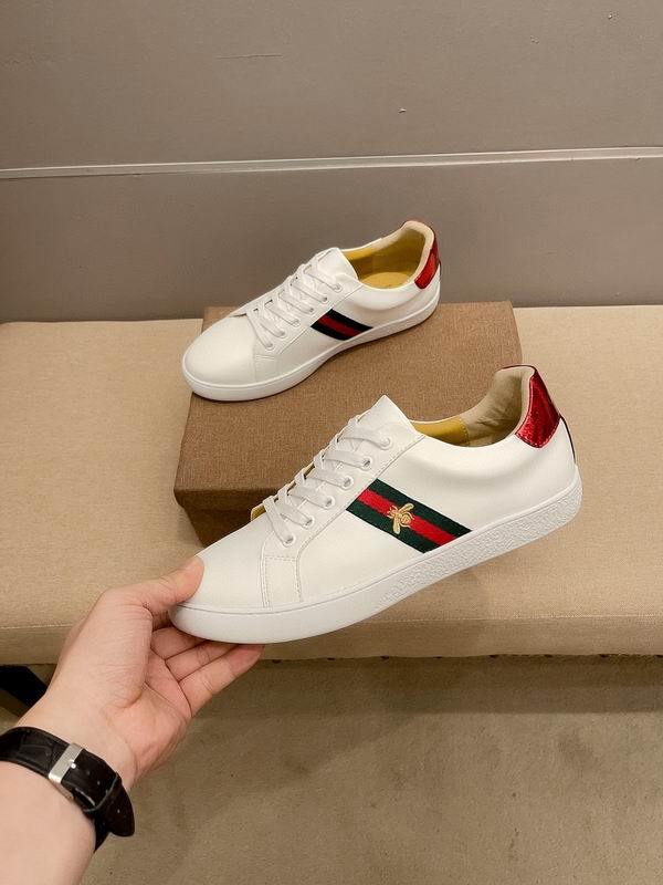 Gucci Men's Shoes 985